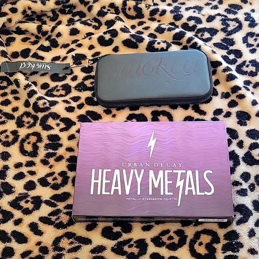 2 BNWT Discontinued Urban Decay Eyeshadow Palettes!